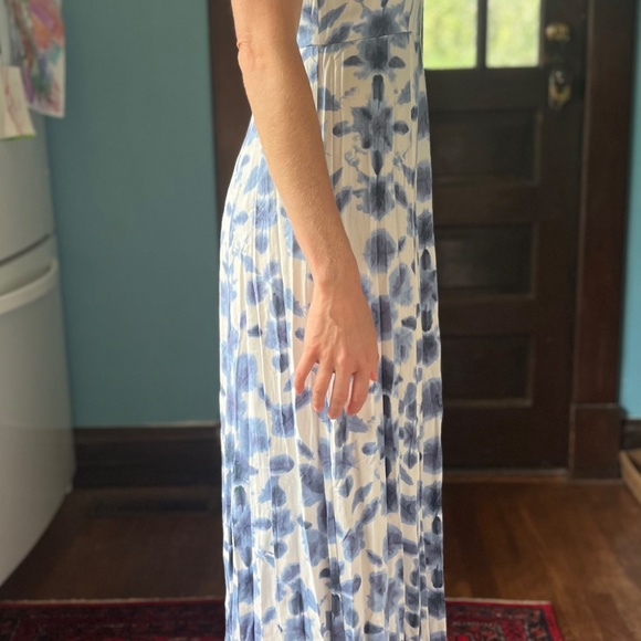 Soft cotton maxi indigo and white tie dye dress - Picture 4 of 5